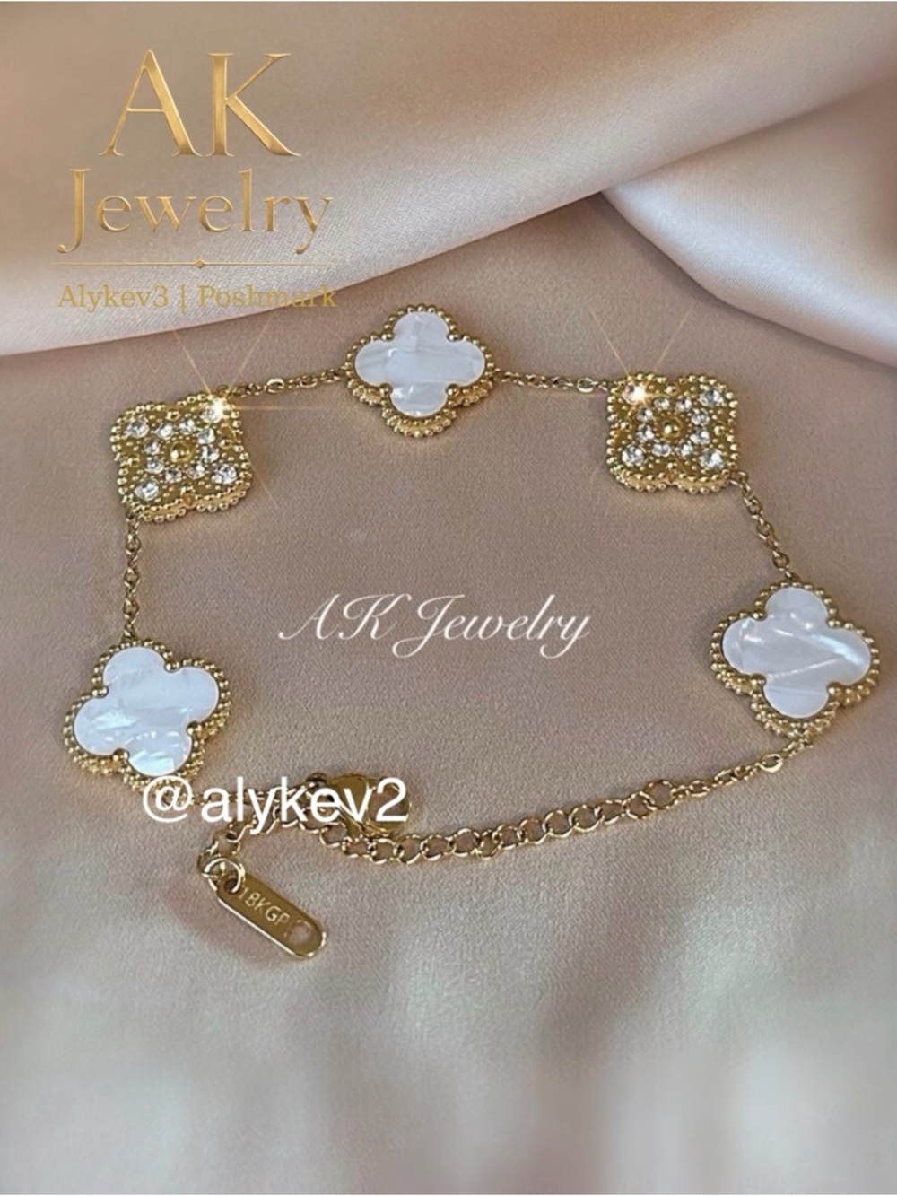 💎18L LUXURY Clover 5 Motif Bracelet, White Mother of Pearl Color GP | AL Jewelry - Picture 2 of 5